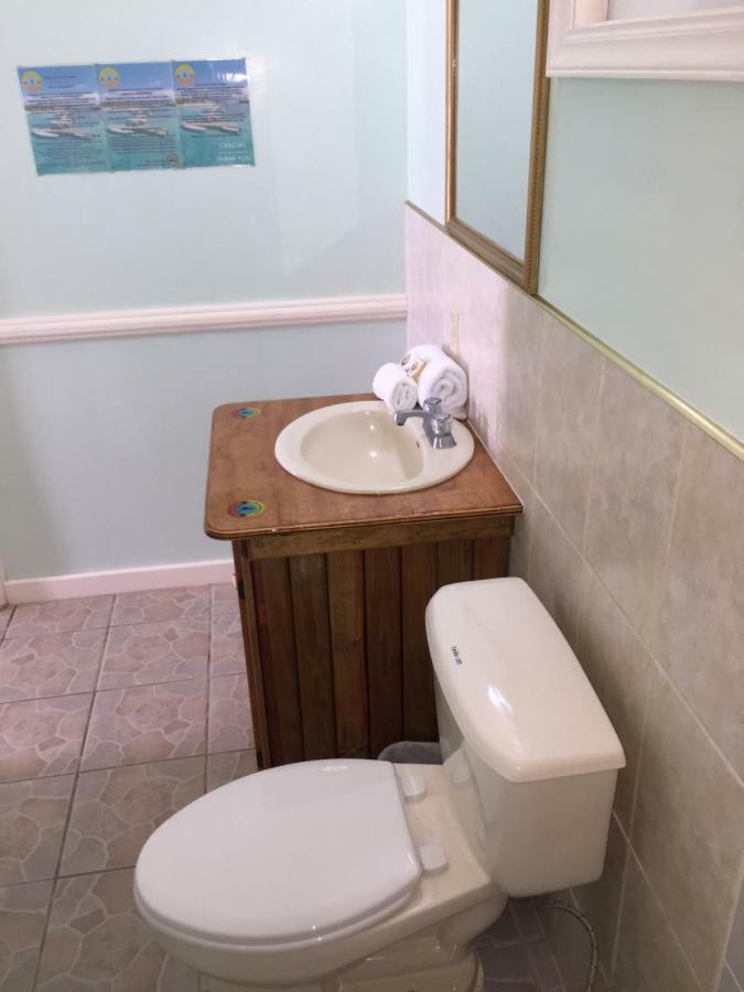 Guanaja Graham'S Place מראה חיצוני תמונה